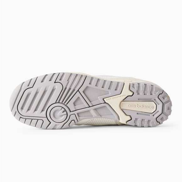 BRAND NEW - NEW BALANCE - SIZE 7 US W - Picture 6 of 8